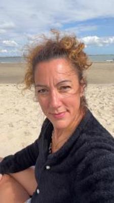 &copy; ----