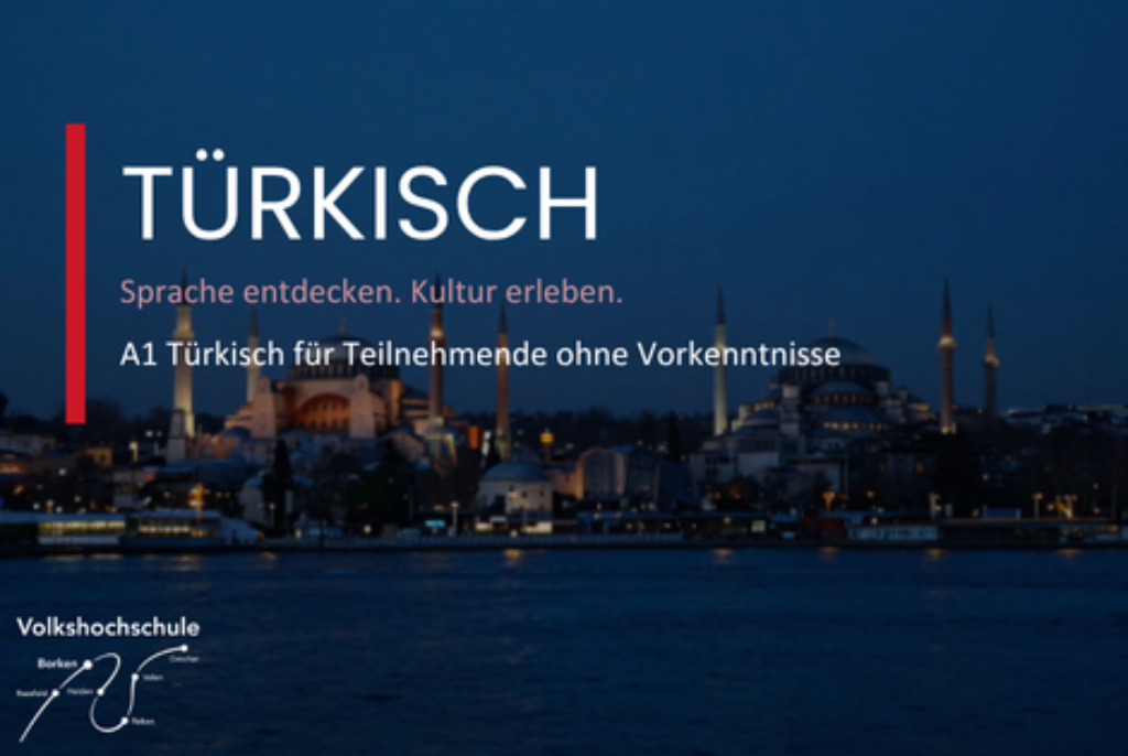 Nachtaufnahme einer Stadt mit Moschee im Hintergrund und Text zu einem Türkisch-Sprachkurs für Anfänger ohne Vorkenntnisse